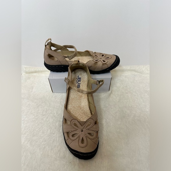 JBU Tan and Black Flats with Floral Cutout Design - Picture 2 of 10